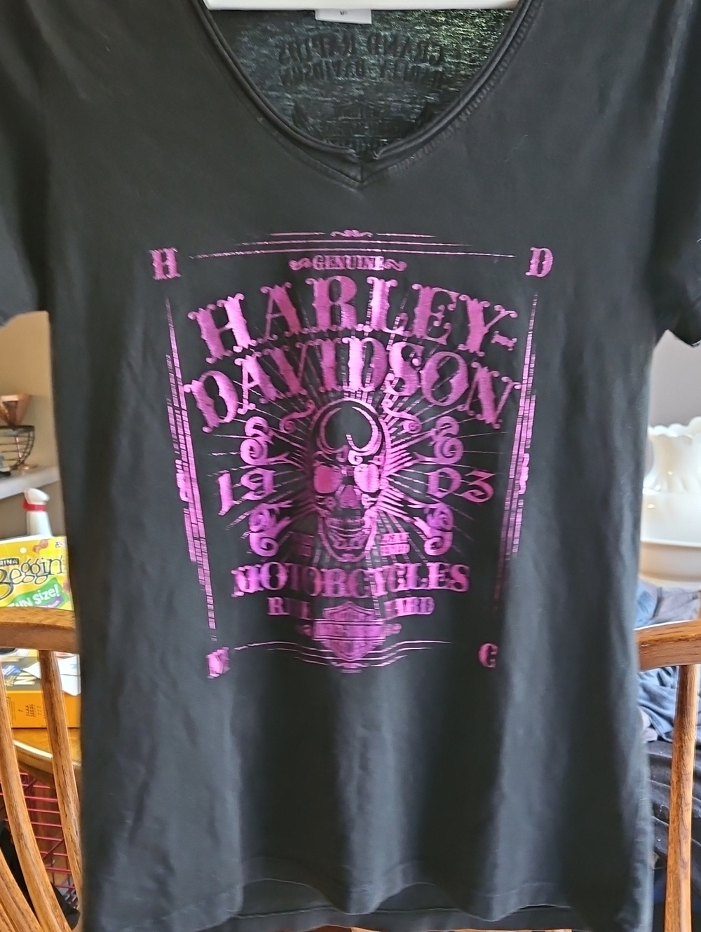 Harley-Davidson Black Tee with Pink Graphic Skull Design